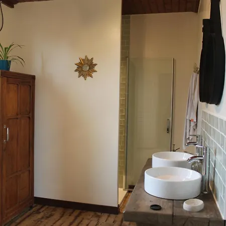 De La Croix Du Maupas Bed and Breakfast