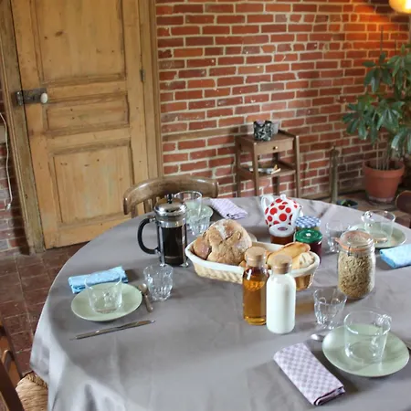 De La Croix Du Maupas Bed & Breakfast *